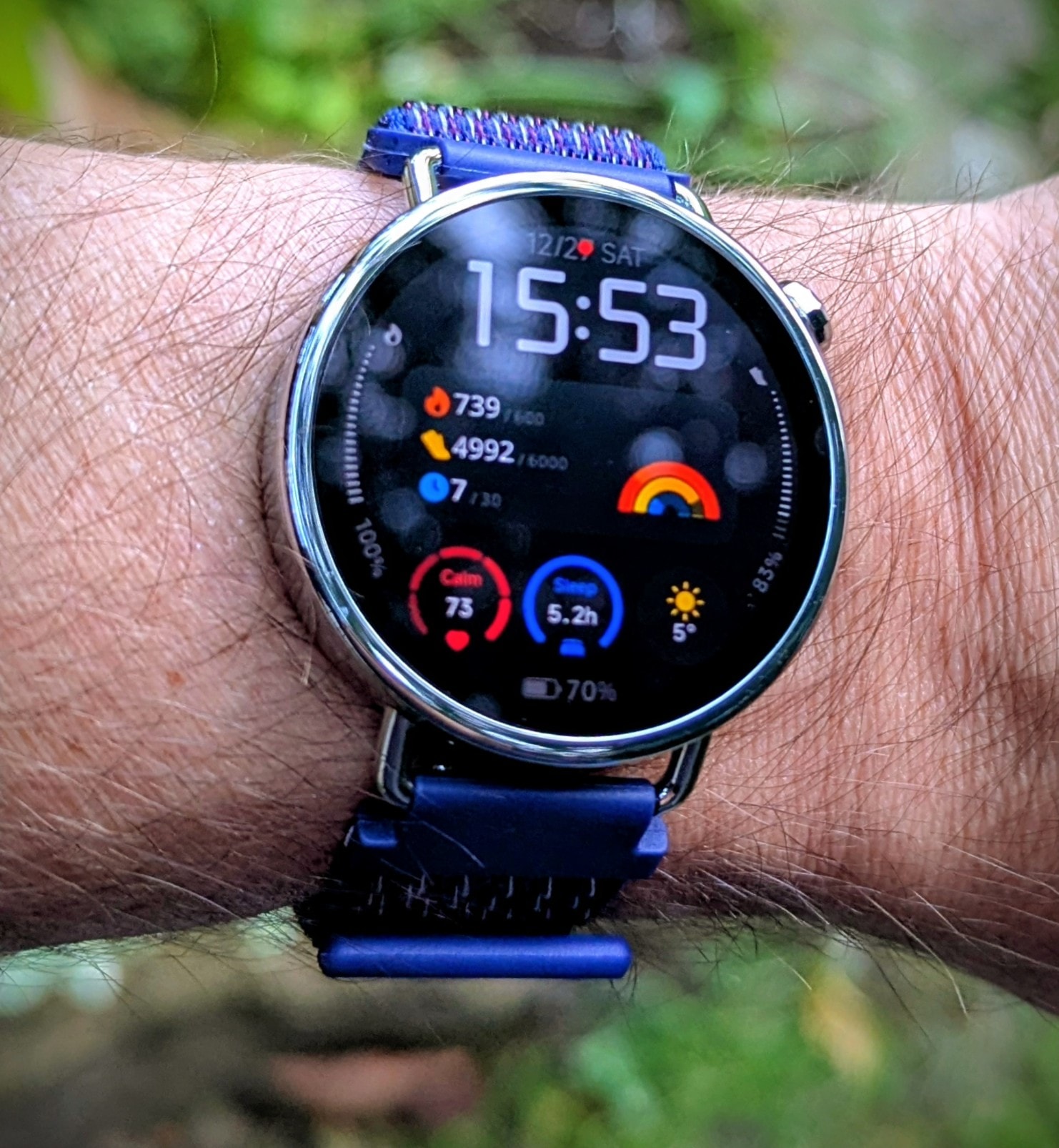 Xiaomi Watch S4 41mm worn on wrist Xiaomi Watch S4 41mm worn on wrist